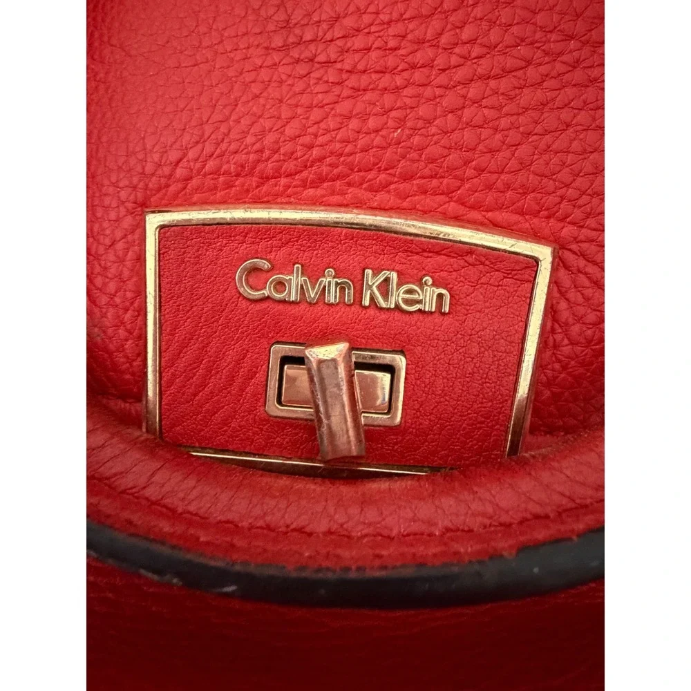 Calvin Klein‎ Crossbody Satchel Womens OS Coral Red Pebbled Leather Gold Tone